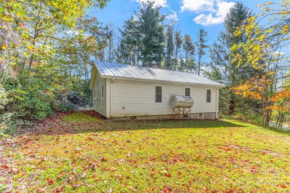 96 Thompson Road Spruce Pine, NC 28777