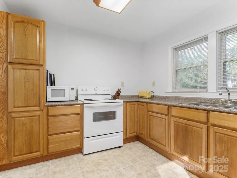 96 Thompson Road Spruce Pine, NC 28777