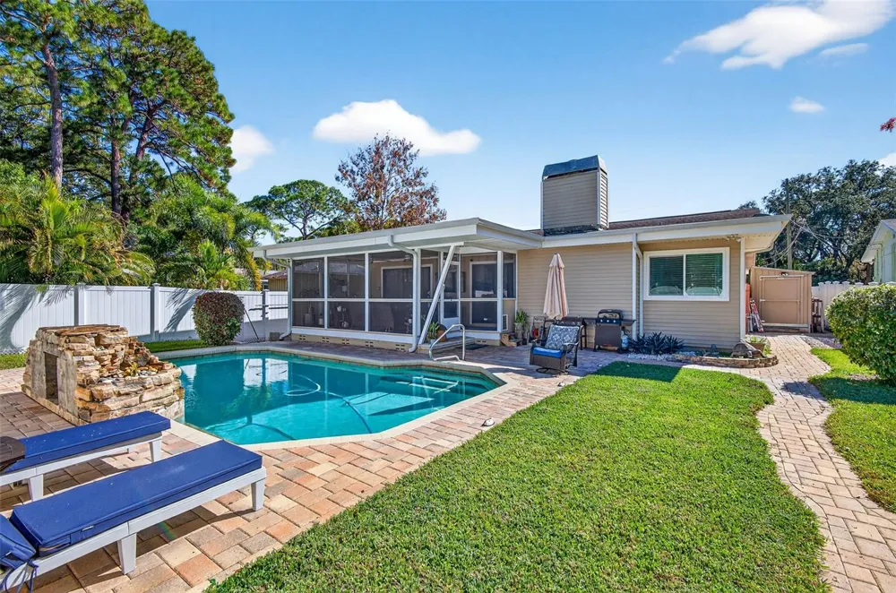 2366 PEMBROOK DRIVE Clearwater, FL 33764