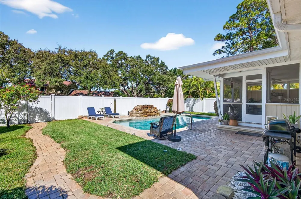 2366 PEMBROOK DRIVE Clearwater, FL 33764