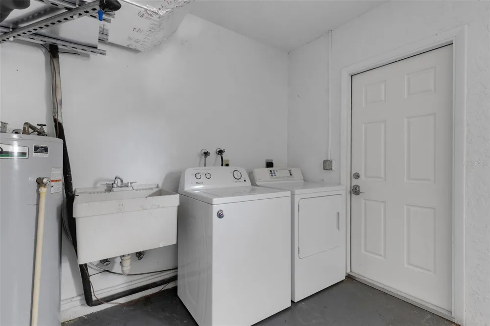 6328 GEORGIA AVENUE Bradenton, FL 34207
