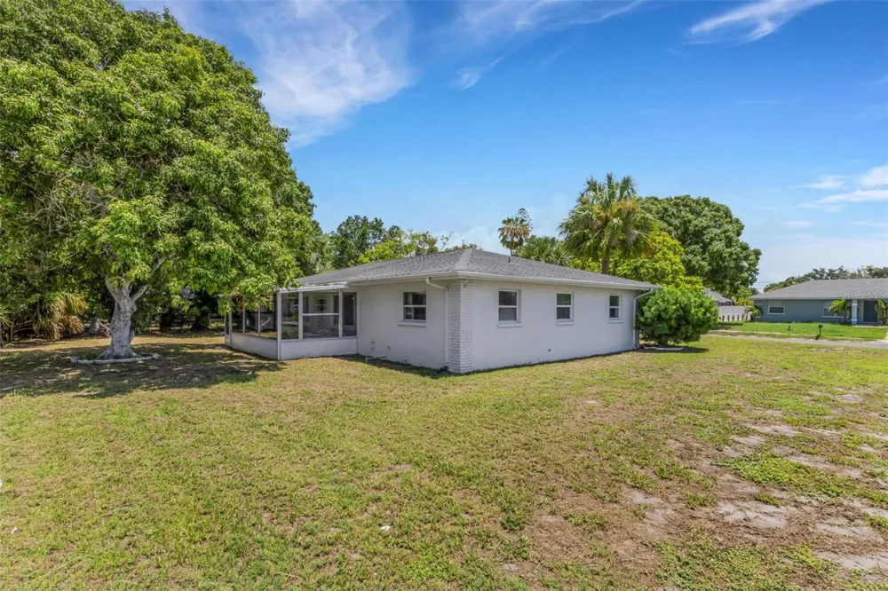 6328 GEORGIA AVENUE Bradenton, FL 34207