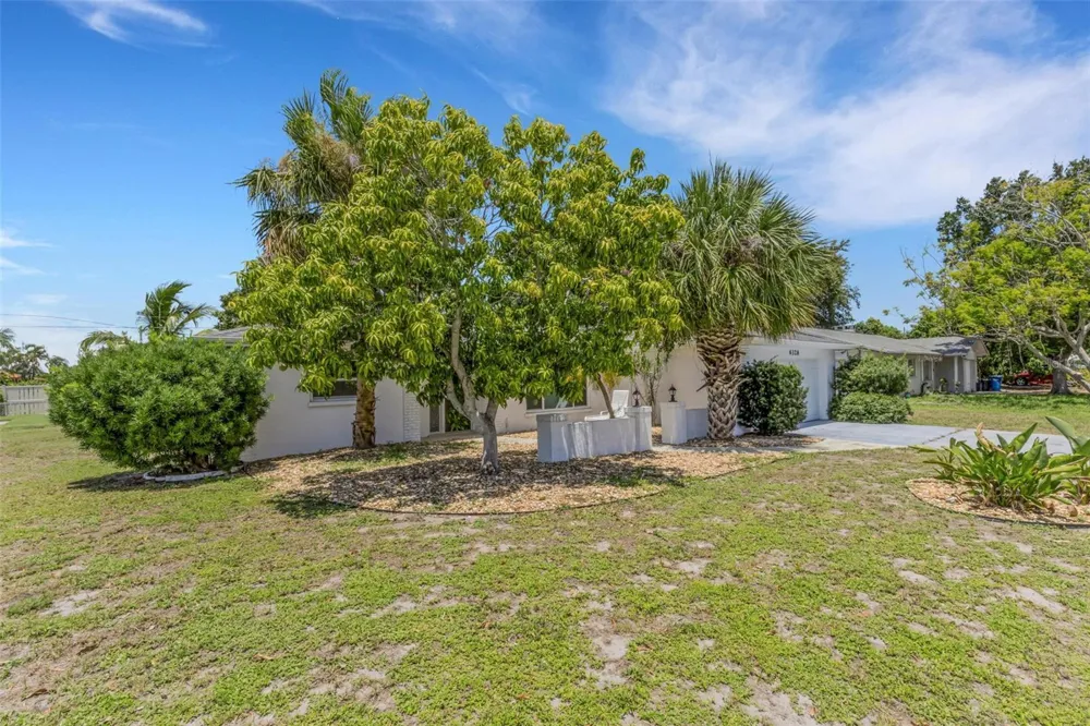 6328 GEORGIA AVENUE Bradenton, FL 34207