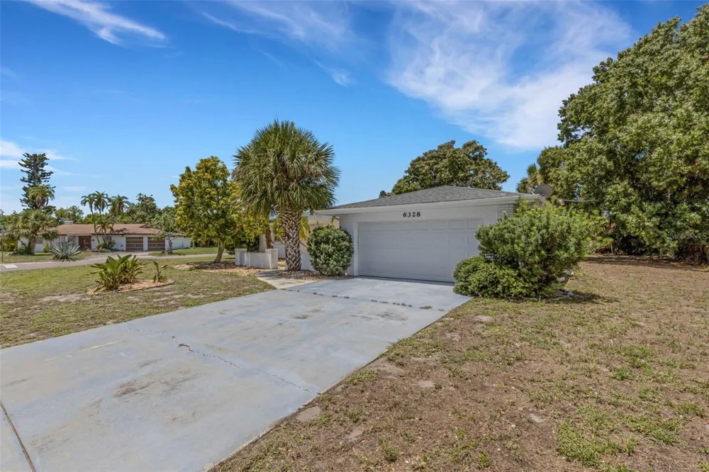 6328 GEORGIA AVENUE Bradenton, FL 34207