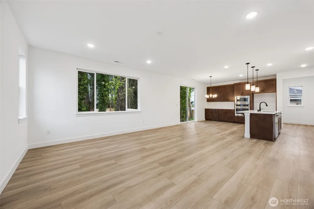 2207 Oak Court #8 Milton, WA 98354