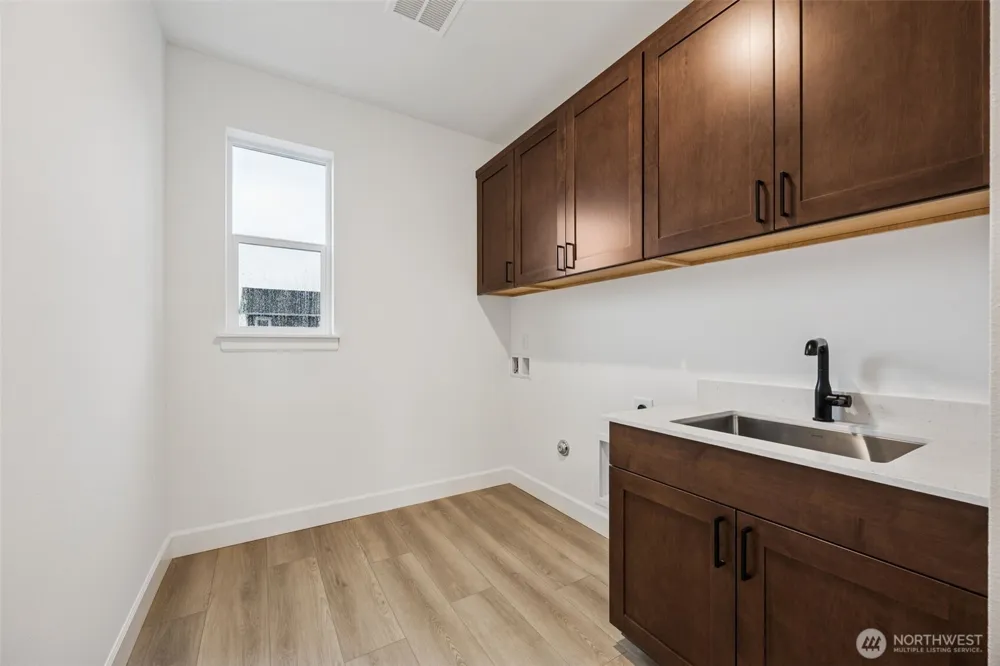 2207 Oak Court #8 Milton, WA 98354