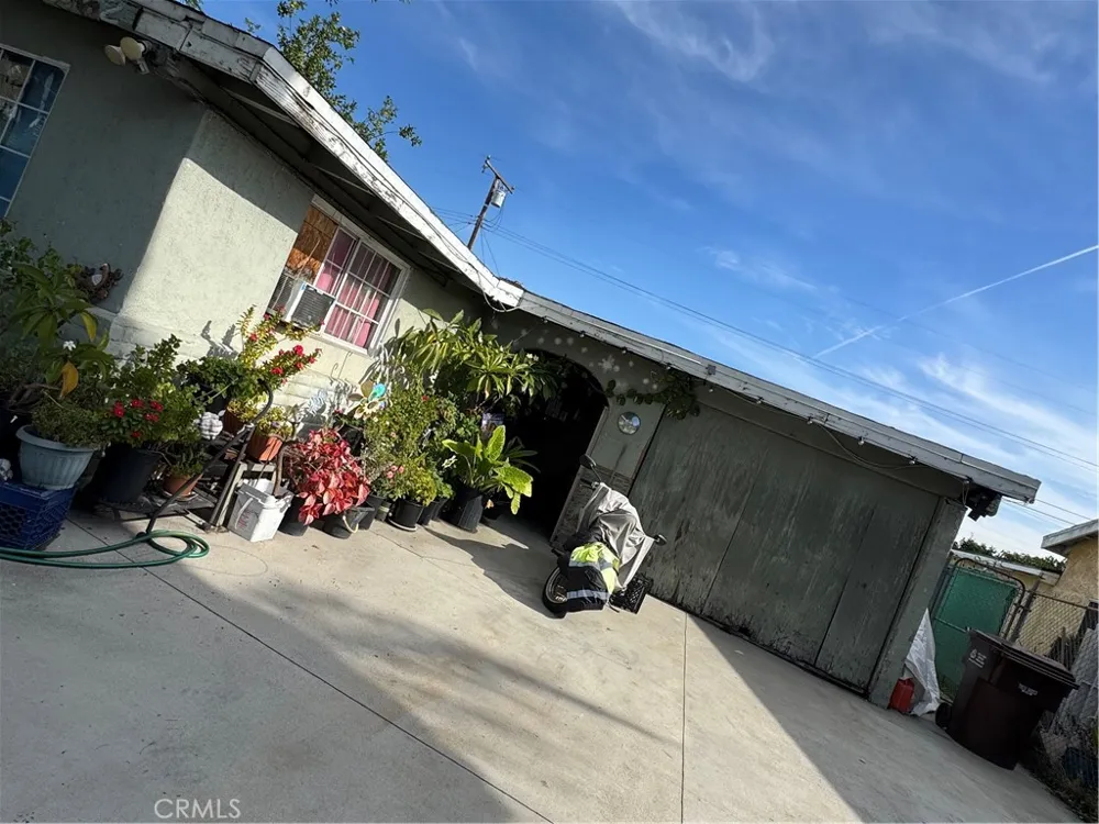 562 S Backton Ave La Puente, CA 91744