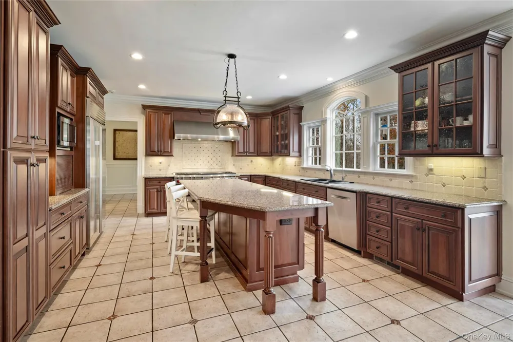 11 Lost Nations Road Pound Ridge, NY 10576