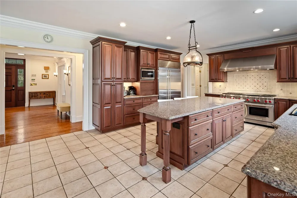 11 Lost Nations Road Pound Ridge, NY 10576