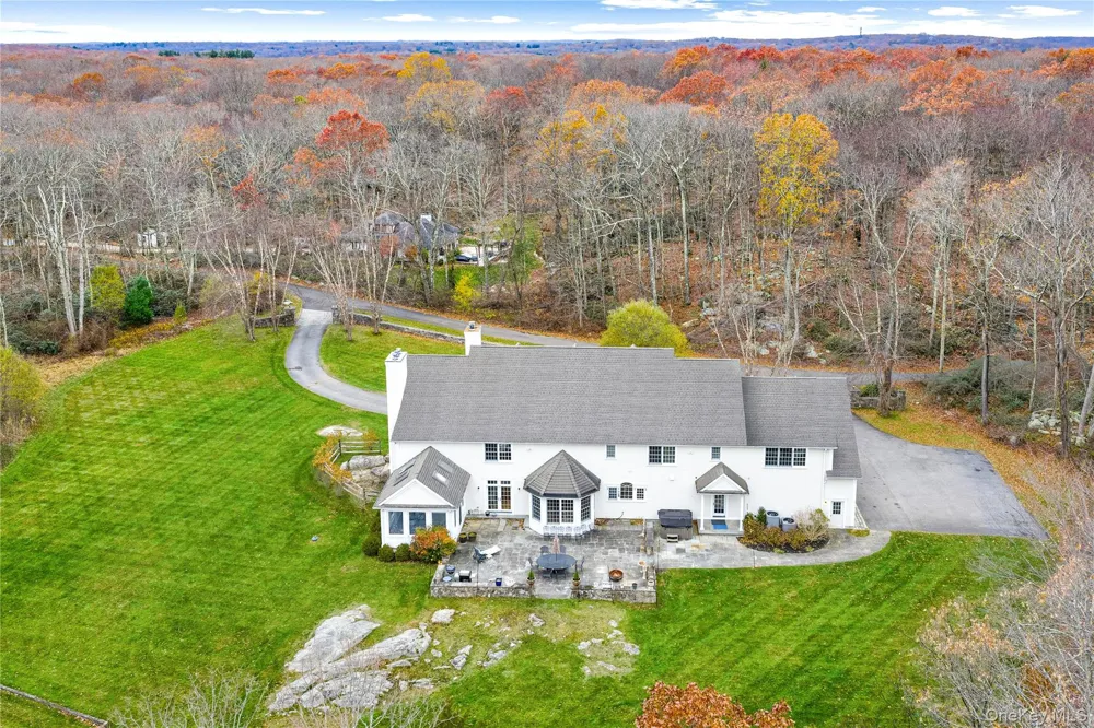 11 Lost Nations Road Pound Ridge, NY 10576