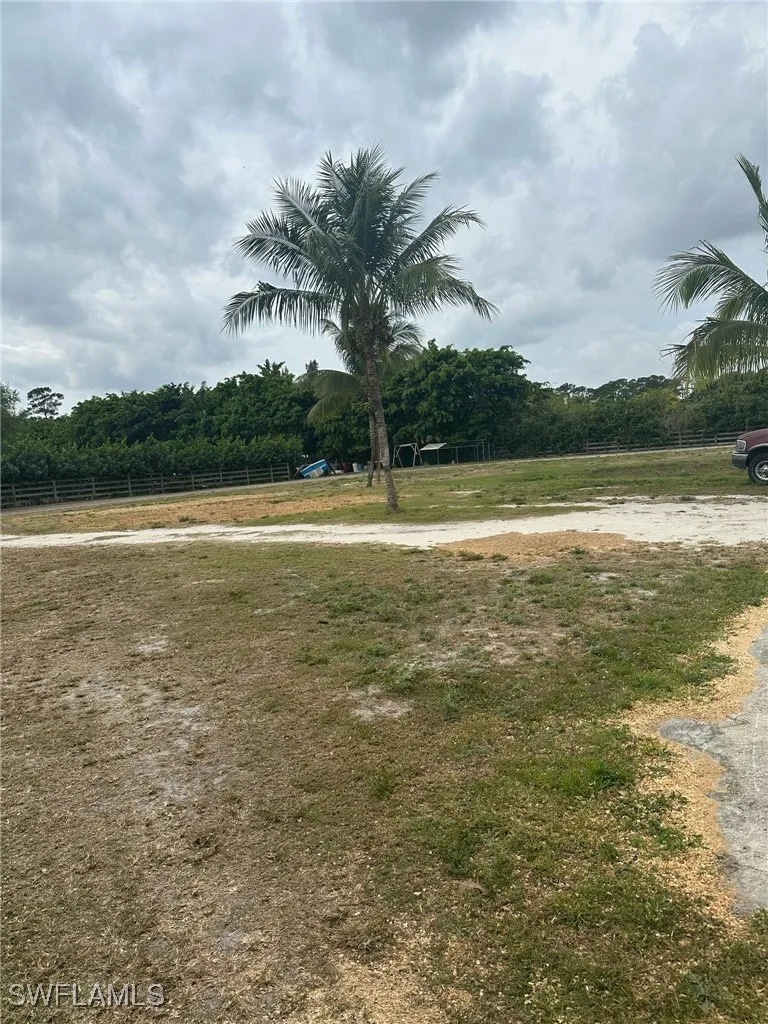 D ROAD Loxahatchee, FL 33470