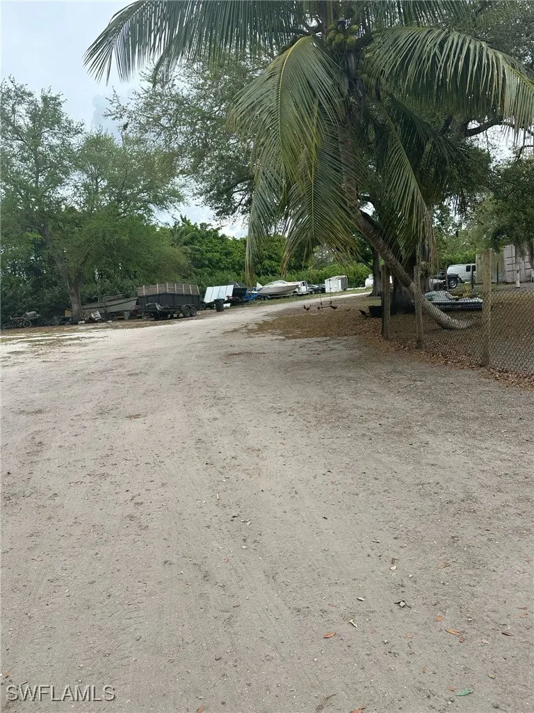 D ROAD Loxahatchee, FL 33470