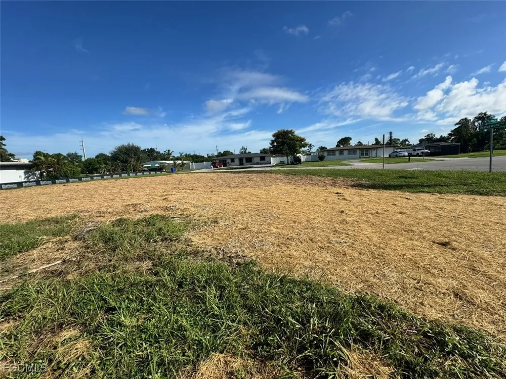 Orangewood Avenue Fort Myers, FL 33901