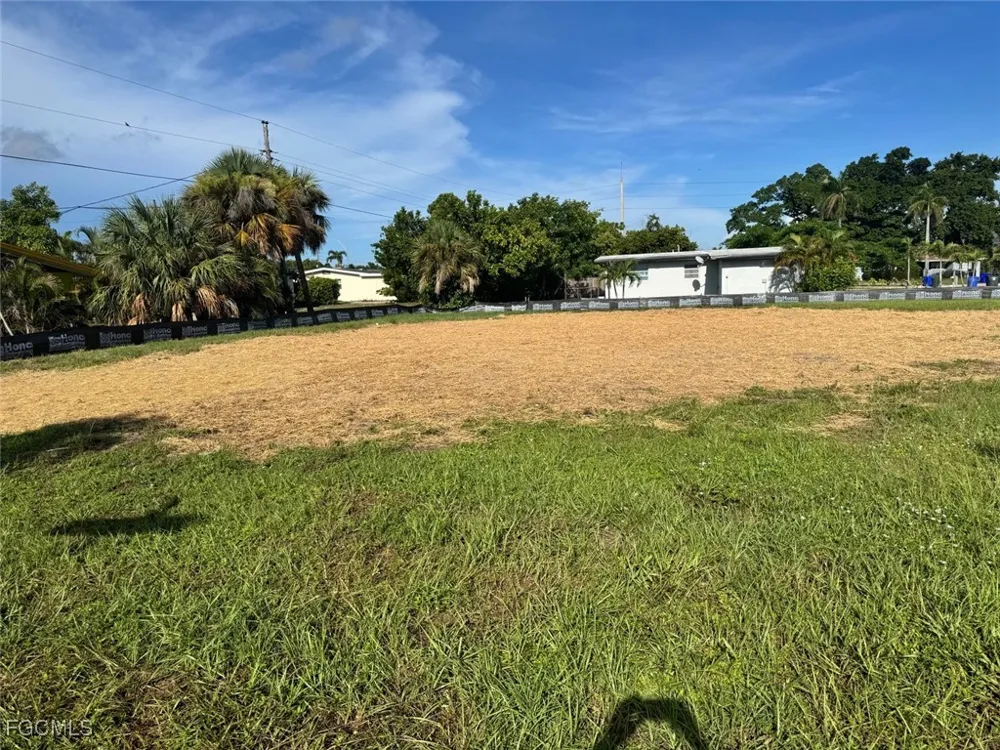 Orangewood Avenue Fort Myers, FL 33901