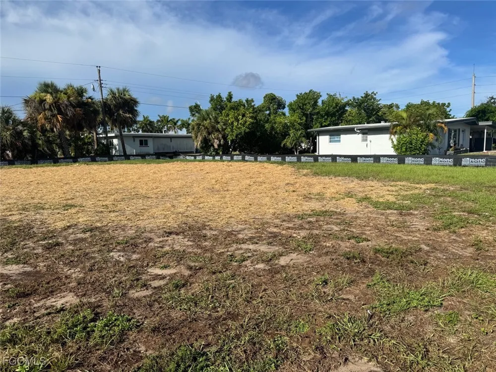 Orangewood Avenue Fort Myers, FL 33901