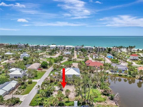Palm Lake Drive