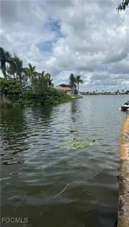 SE 9th Place Cape Coral, FL 33990