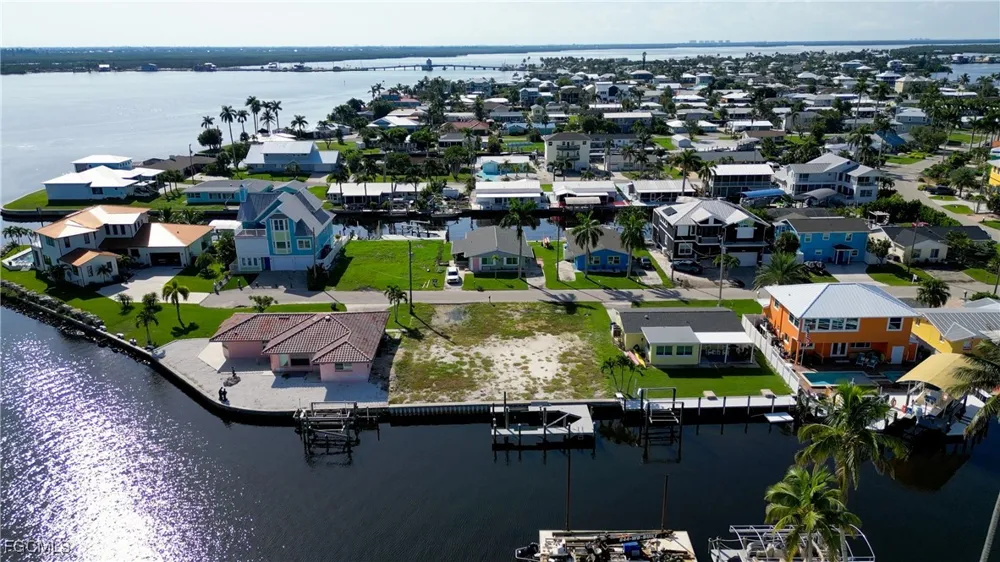 TRIGGERFISH STREET Matlacha, FL 33993