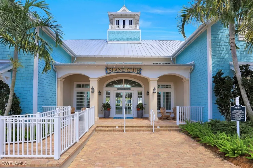 Edgewater Circle Naples, FL 34114