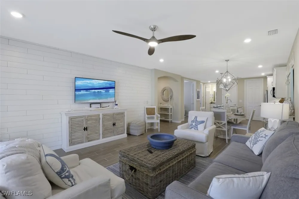 Edgewater Circle Naples, FL 34114