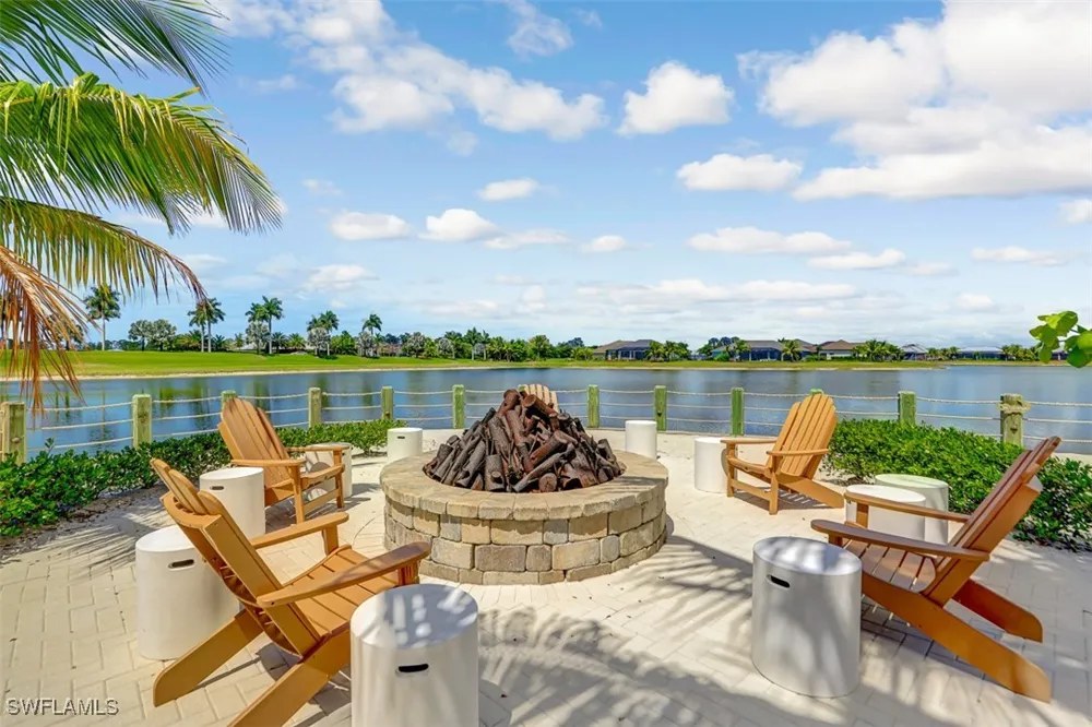 Edgewater Circle Naples, FL 34114
