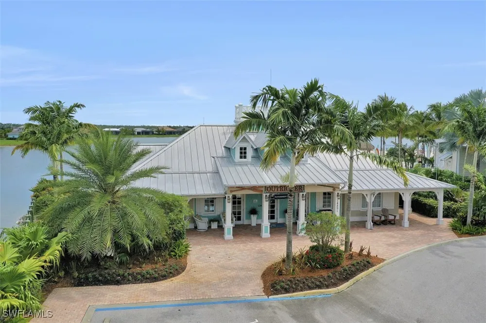 Edgewater Circle Naples, FL 34114