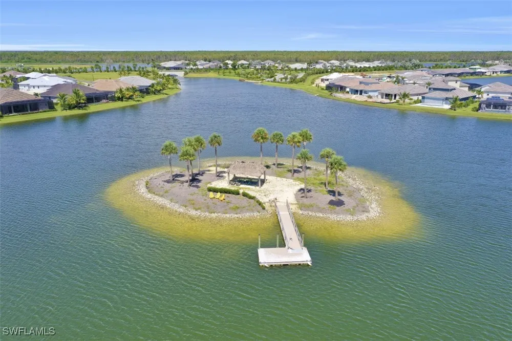 Edgewater Circle Naples, FL 34114