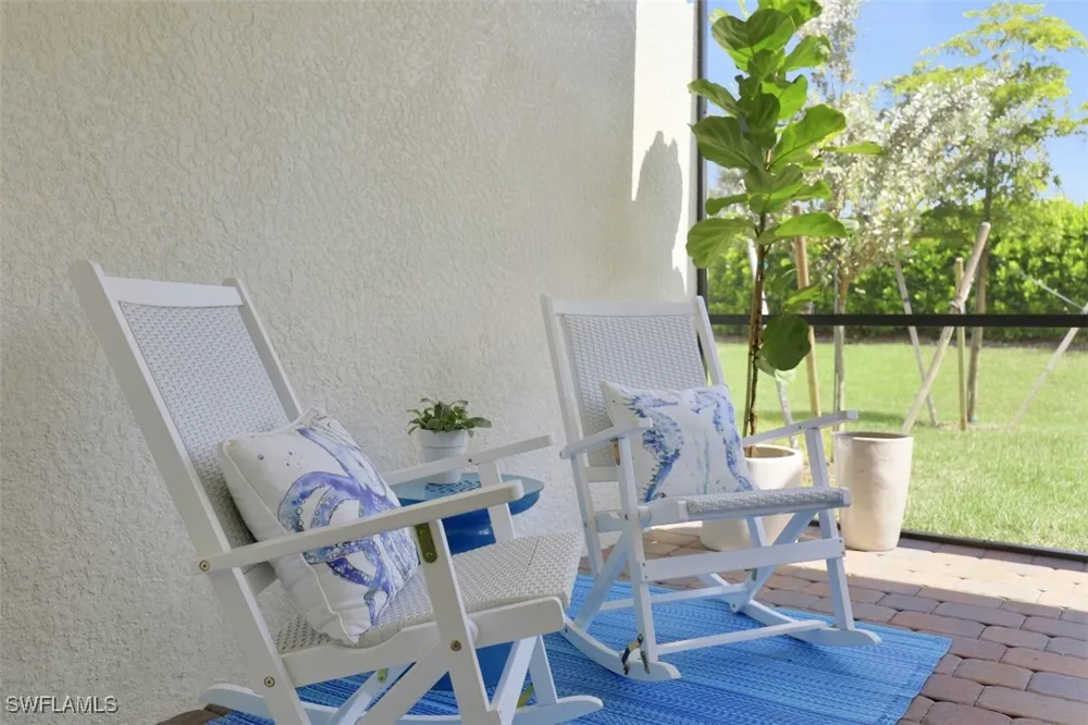 Edgewater Circle Naples, FL 34114