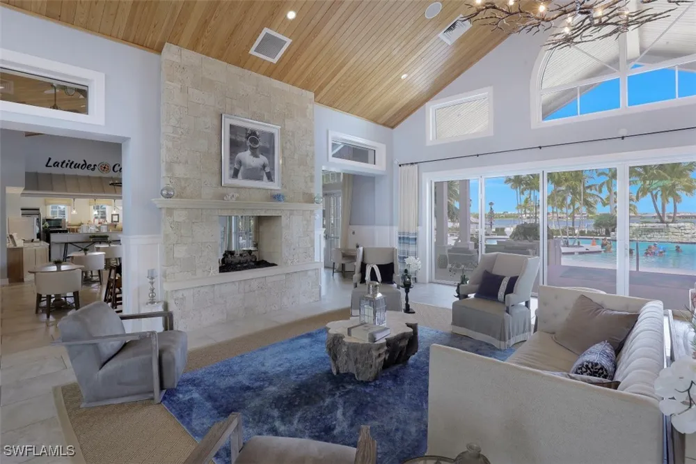Edgewater Circle Naples, FL 34114