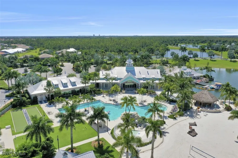 Edgewater Circle Naples, FL 34114