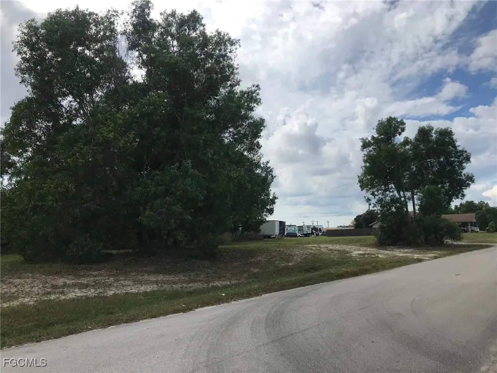 SE 8th Terrace Cape Coral, FL 33990
