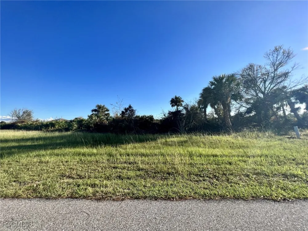 Albatross Road Rotonda West, FL 33947