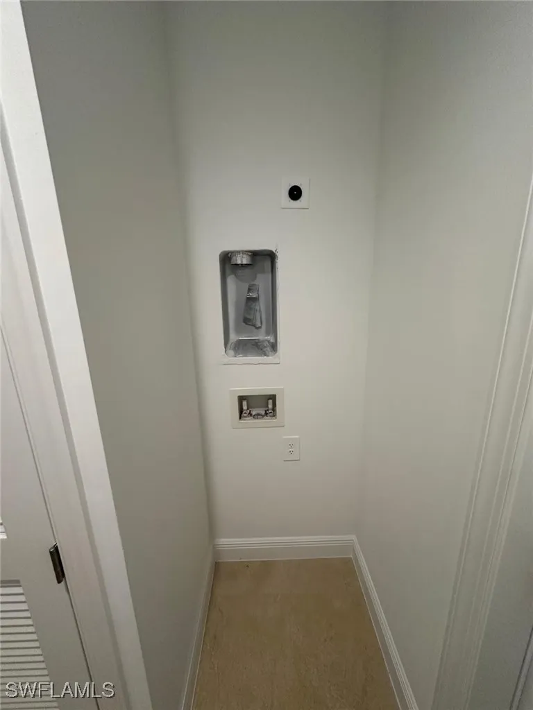 Della Drive Naples, FL 34117