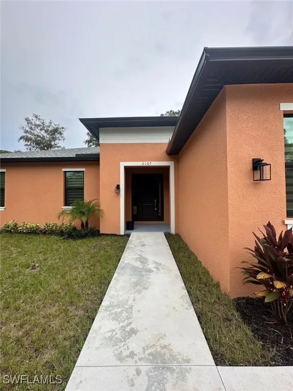 Della Drive Naples, FL 34117