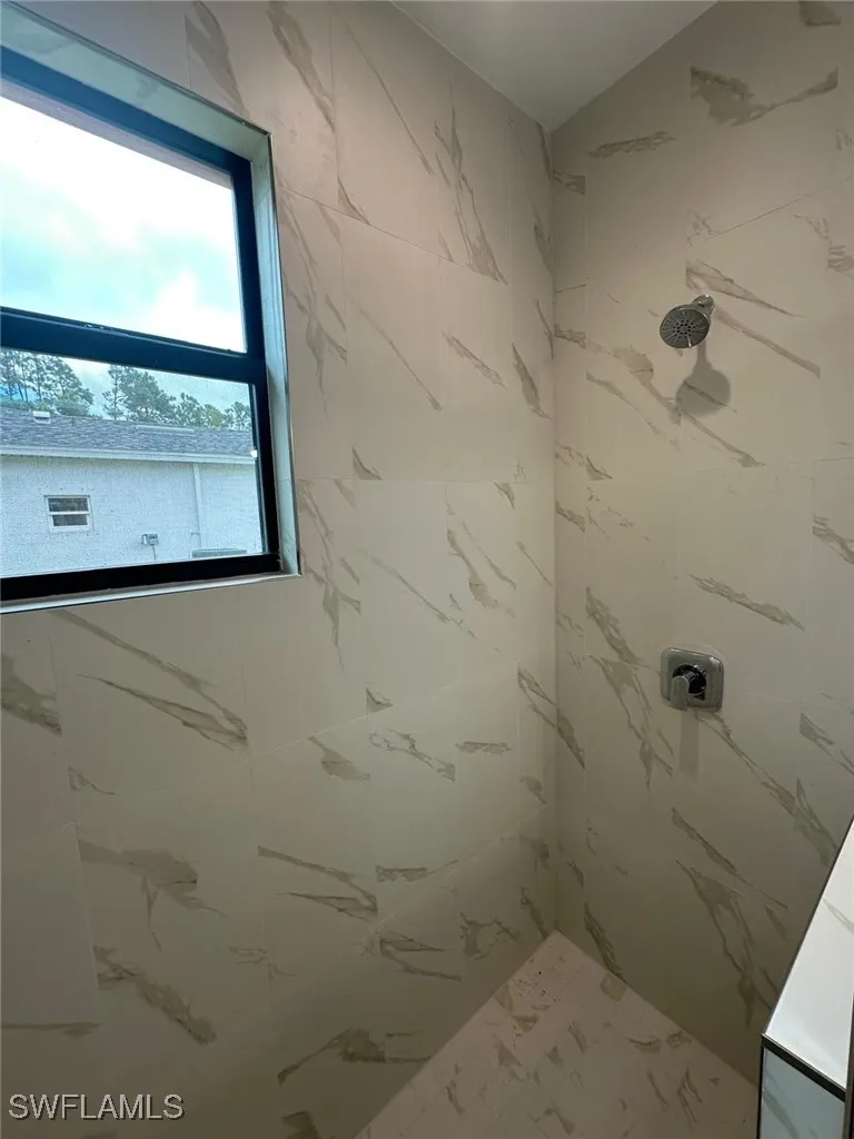 Della Drive Naples, FL 34117