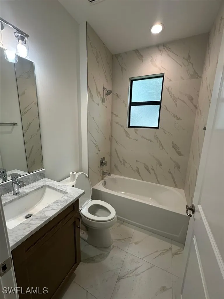 Della Drive Naples, FL 34117