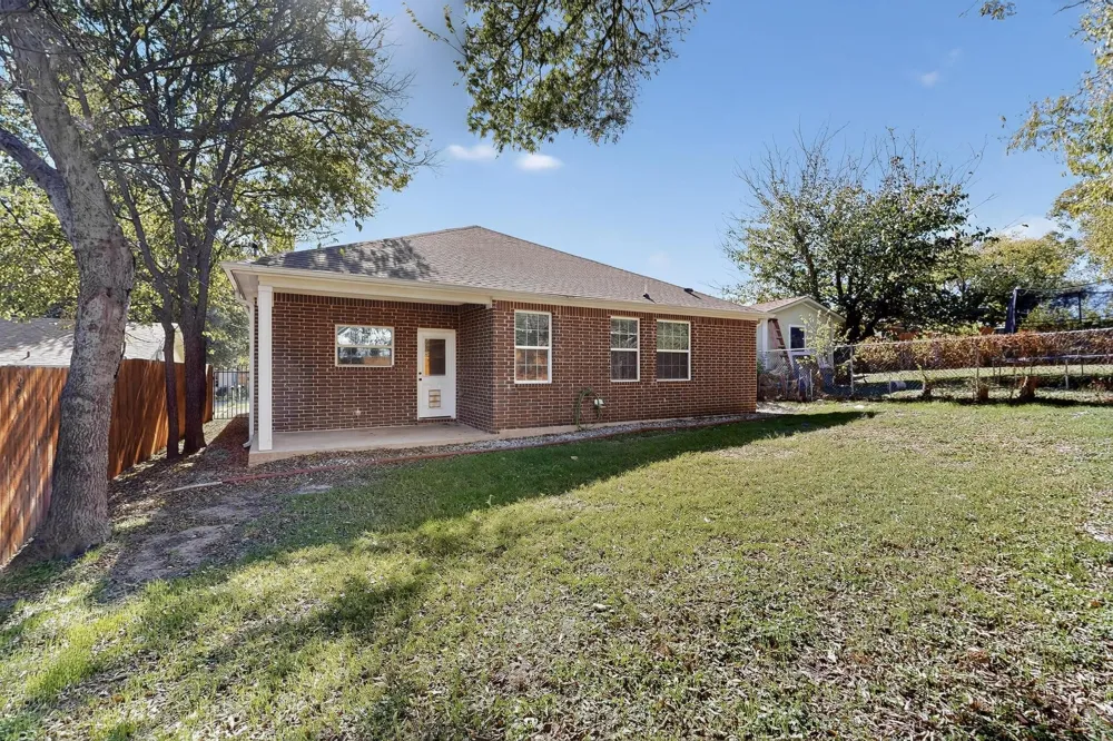 8224 Carlos Street White Settlement, TX 76108