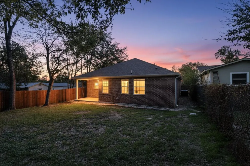 8224 Carlos Street White Settlement, TX 76108