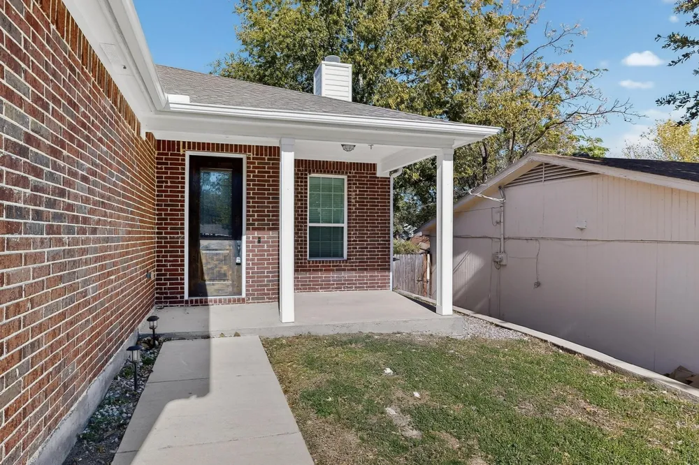 8224 Carlos Street White Settlement, TX 76108