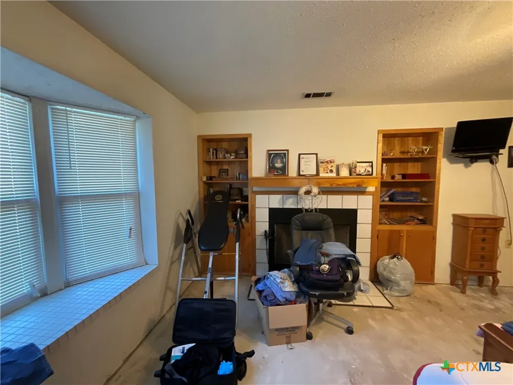 389 Hausmann Road Cuero, TX 77954
