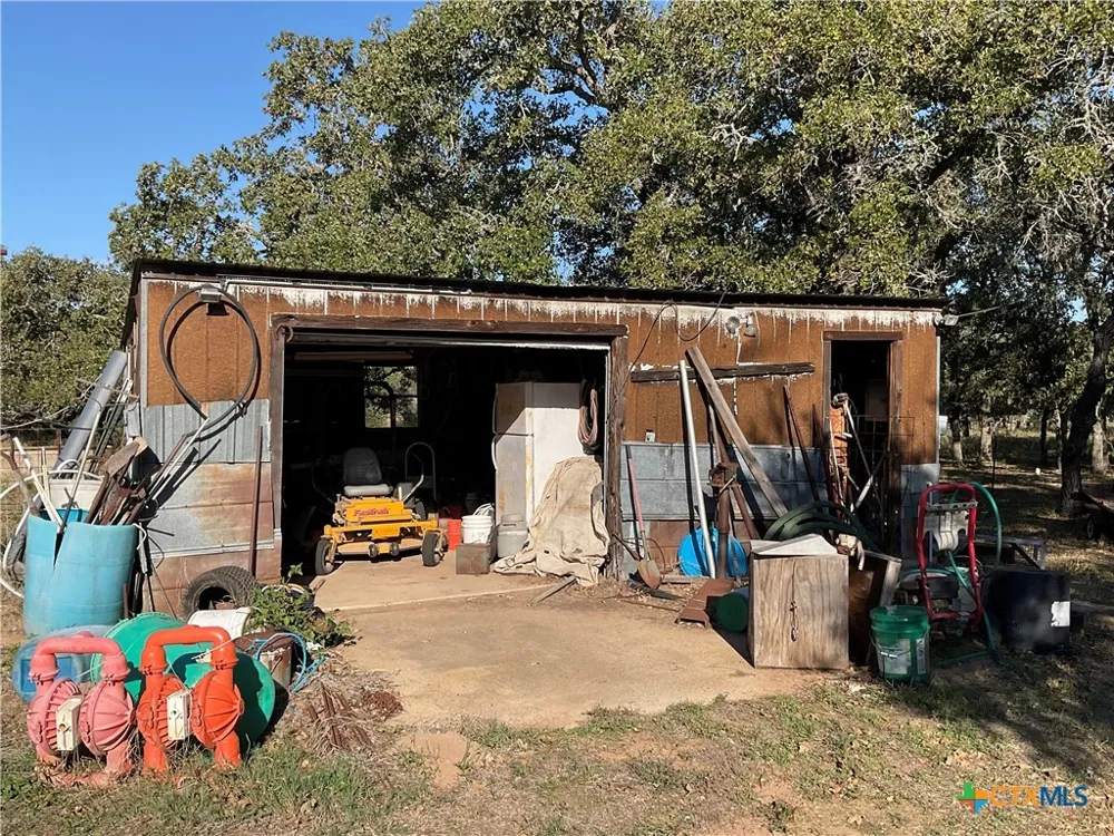 389 Hausmann Road Cuero, TX 77954