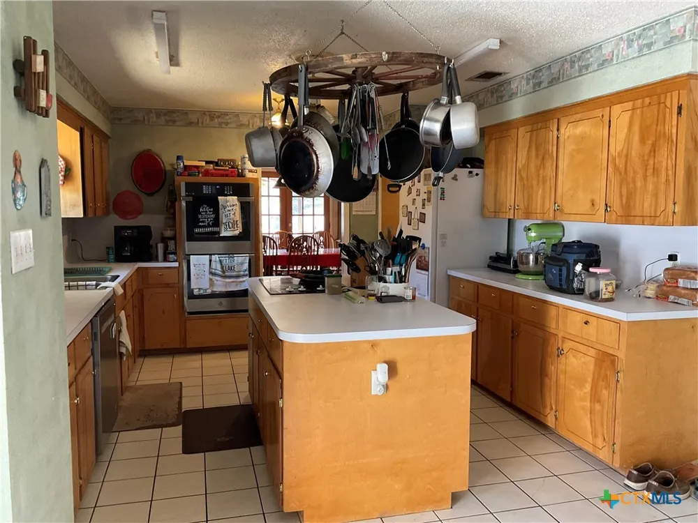 389 Hausmann Road Cuero, TX 77954