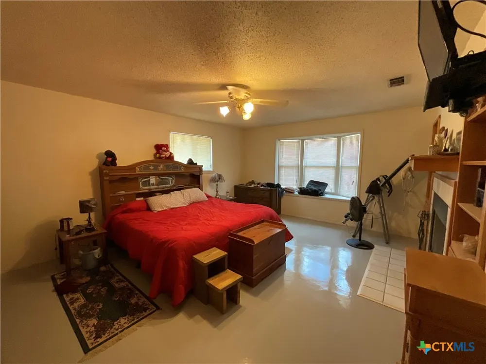 389 Hausmann Road Cuero, TX 77954
