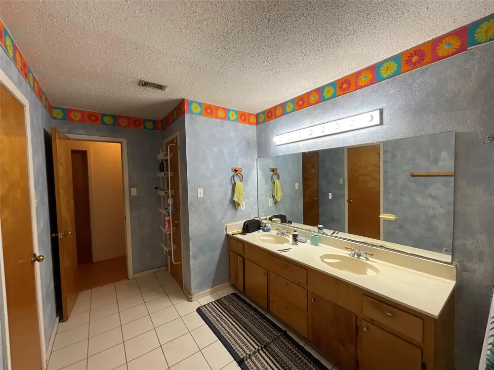 389 Hausmann Road Cuero, TX 77954