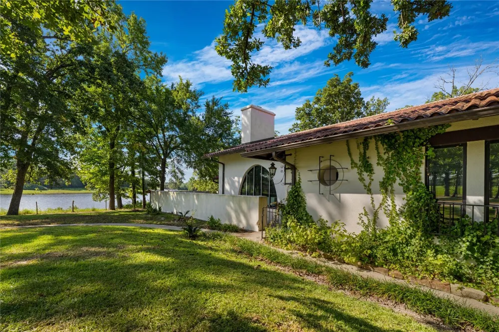 1577 County Road 431 Tennessee Colony, TX 75861