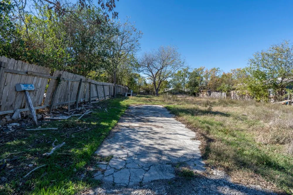 313 Front Street Kyle, TX 78640