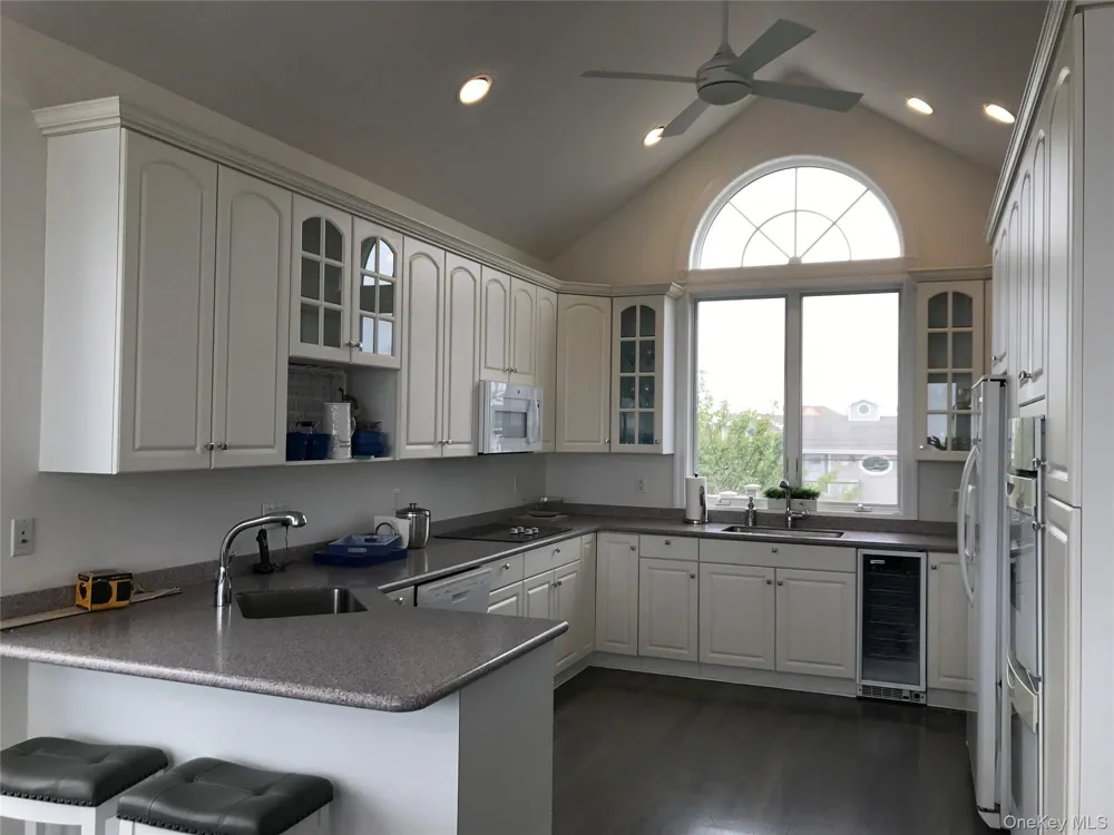 939 Dune Road Westhampton Dunes, NY 11978
