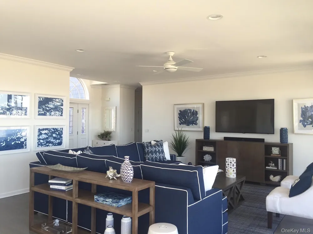 939 Dune Road Westhampton Dunes, NY 11978