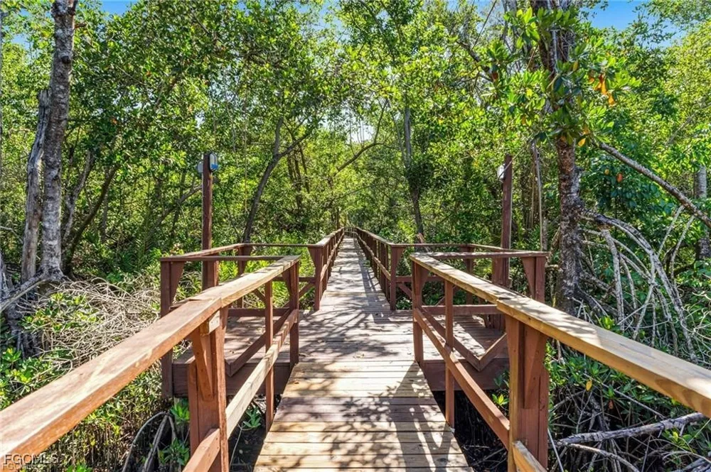 Crystal Lake Drive #102 North Fort Myers, FL 33917