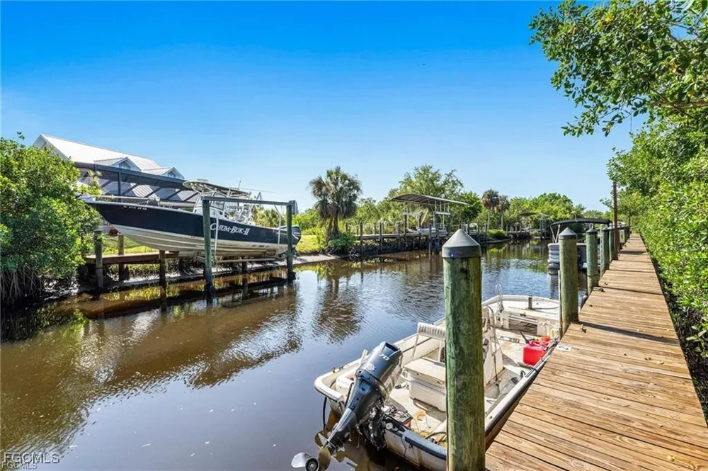Crystal Lake Drive #102 North Fort Myers, FL 33917